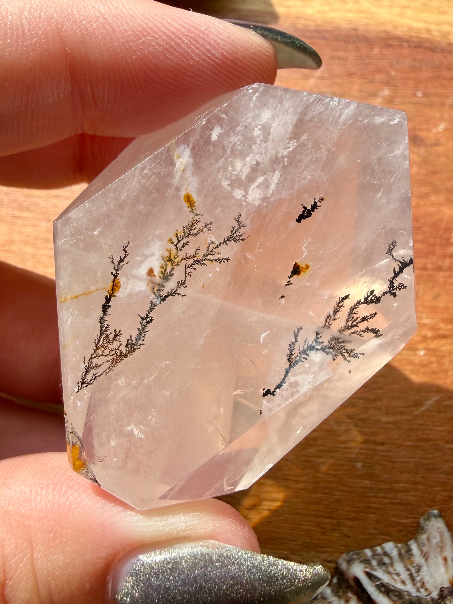 DENDRITIC QUARTZ FREEFORM