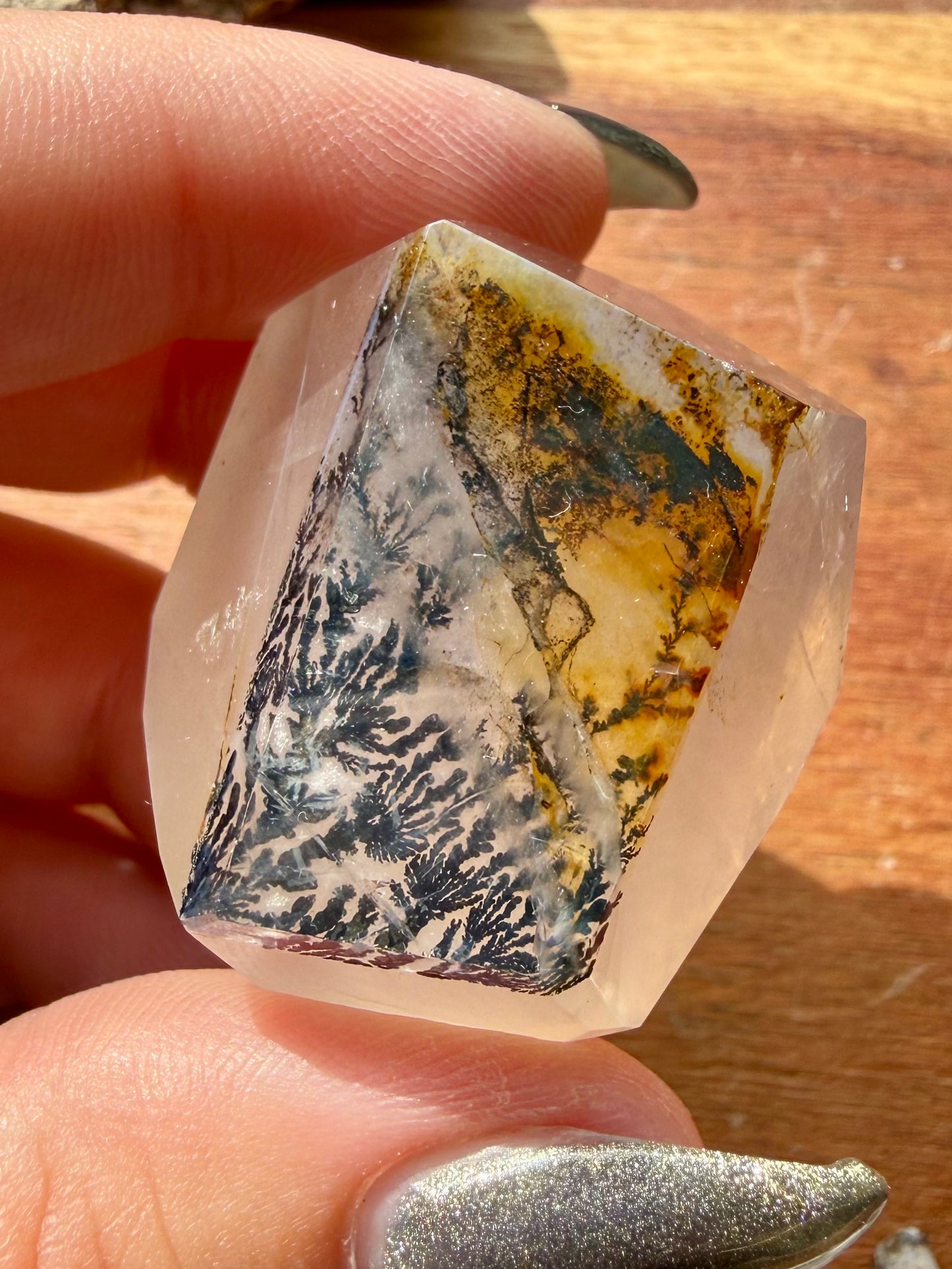 DENDRITIC QUARTZ FREEFORM
