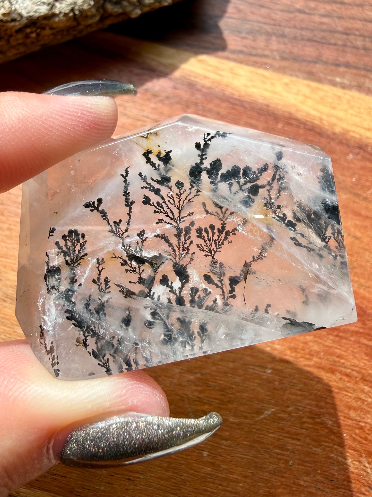 DENDRITIC QUARTZ FREEFORM