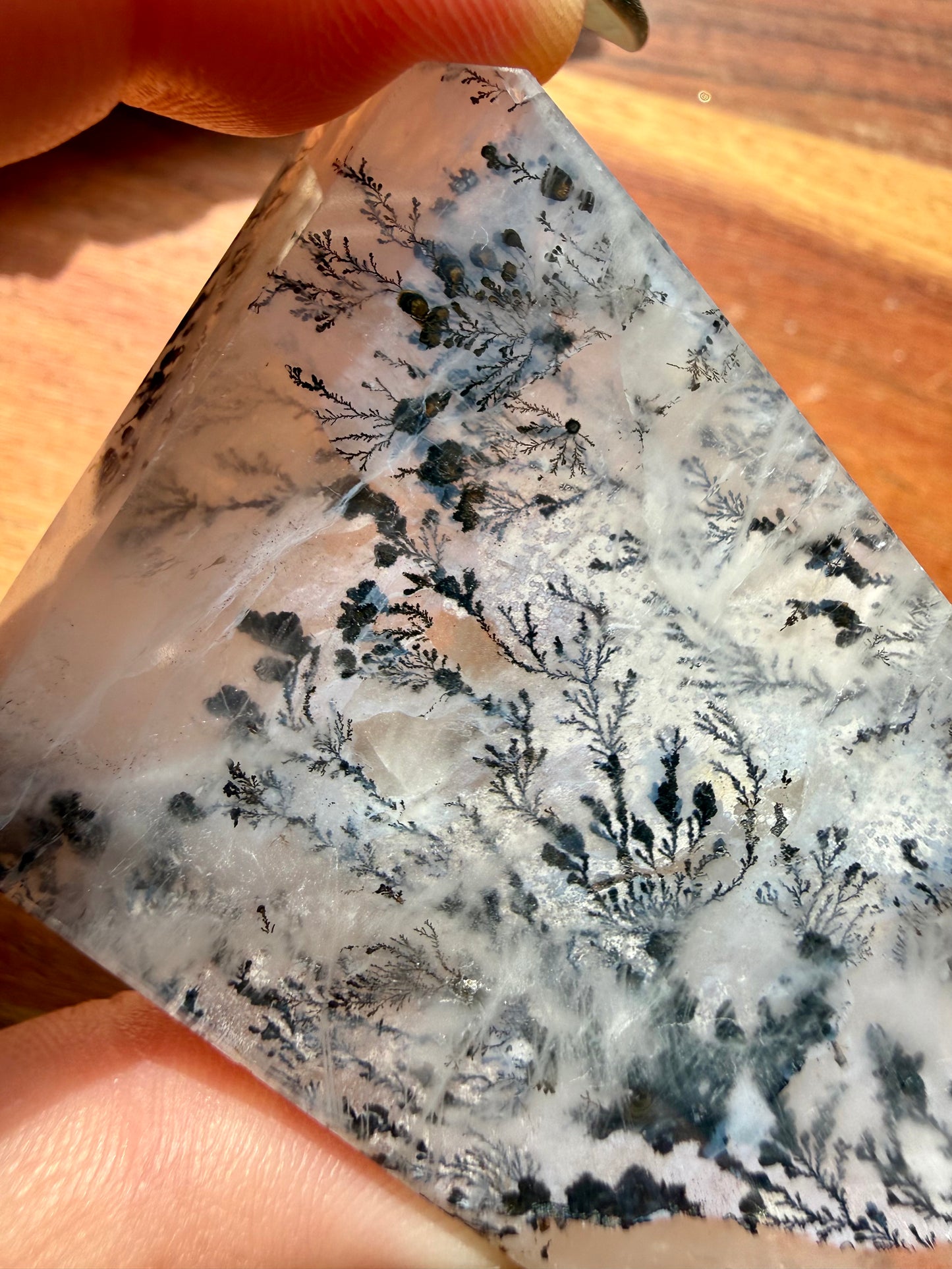 DENDRITIC QUARTZ FREEFORM