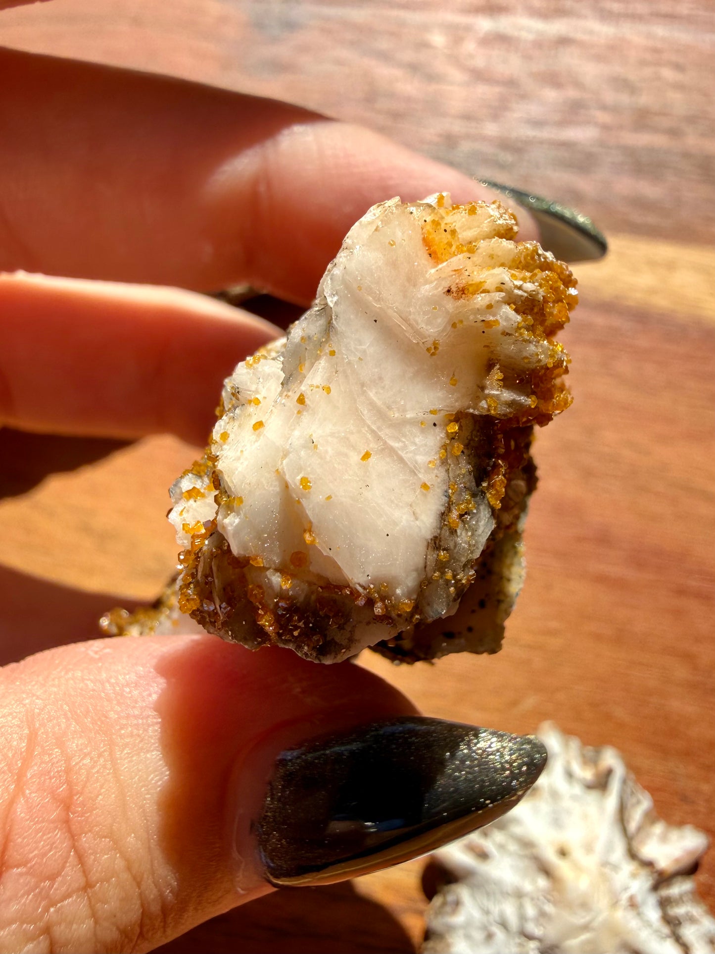 BARITE, MAGANESE + VANADINITE