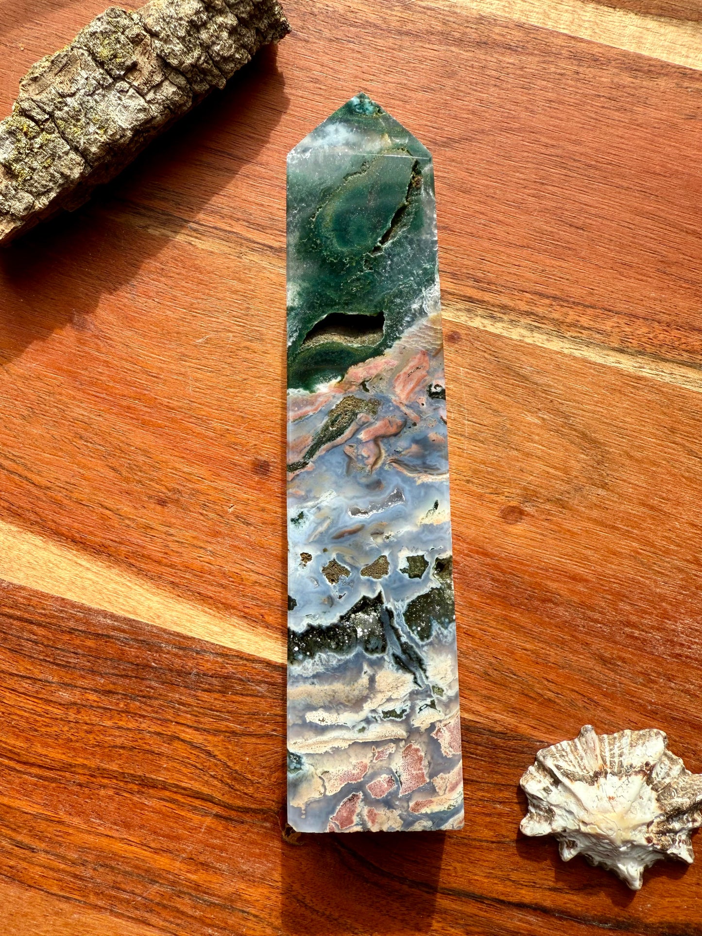 MONET AGATE TOWER
