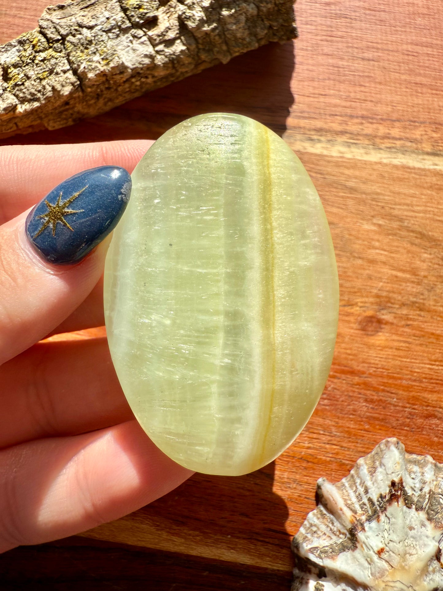 PISTACHIO CALCITE PALM STONE (MATTE POLISH)