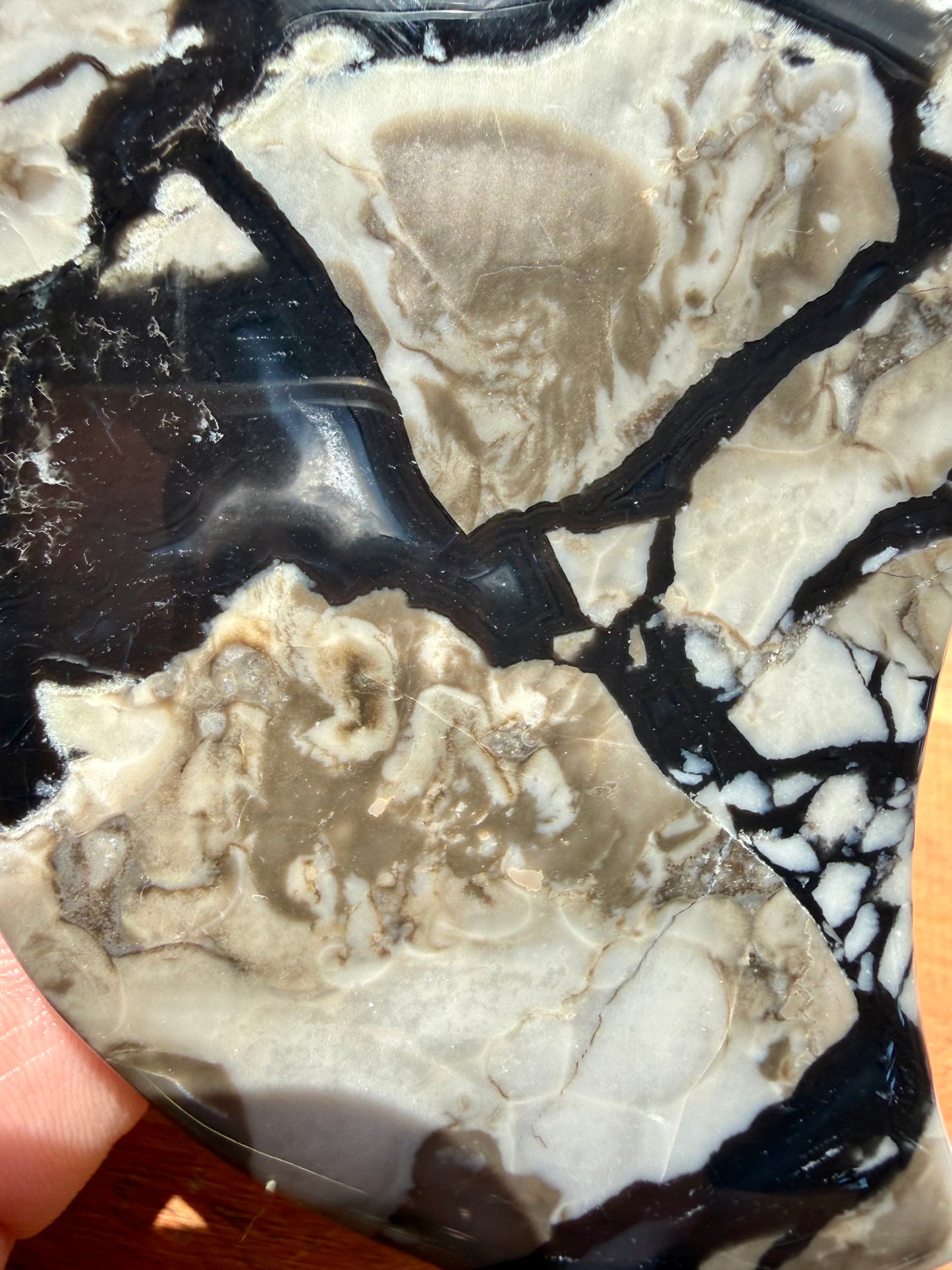 VOLCANO AGATE MOON WITH STAND