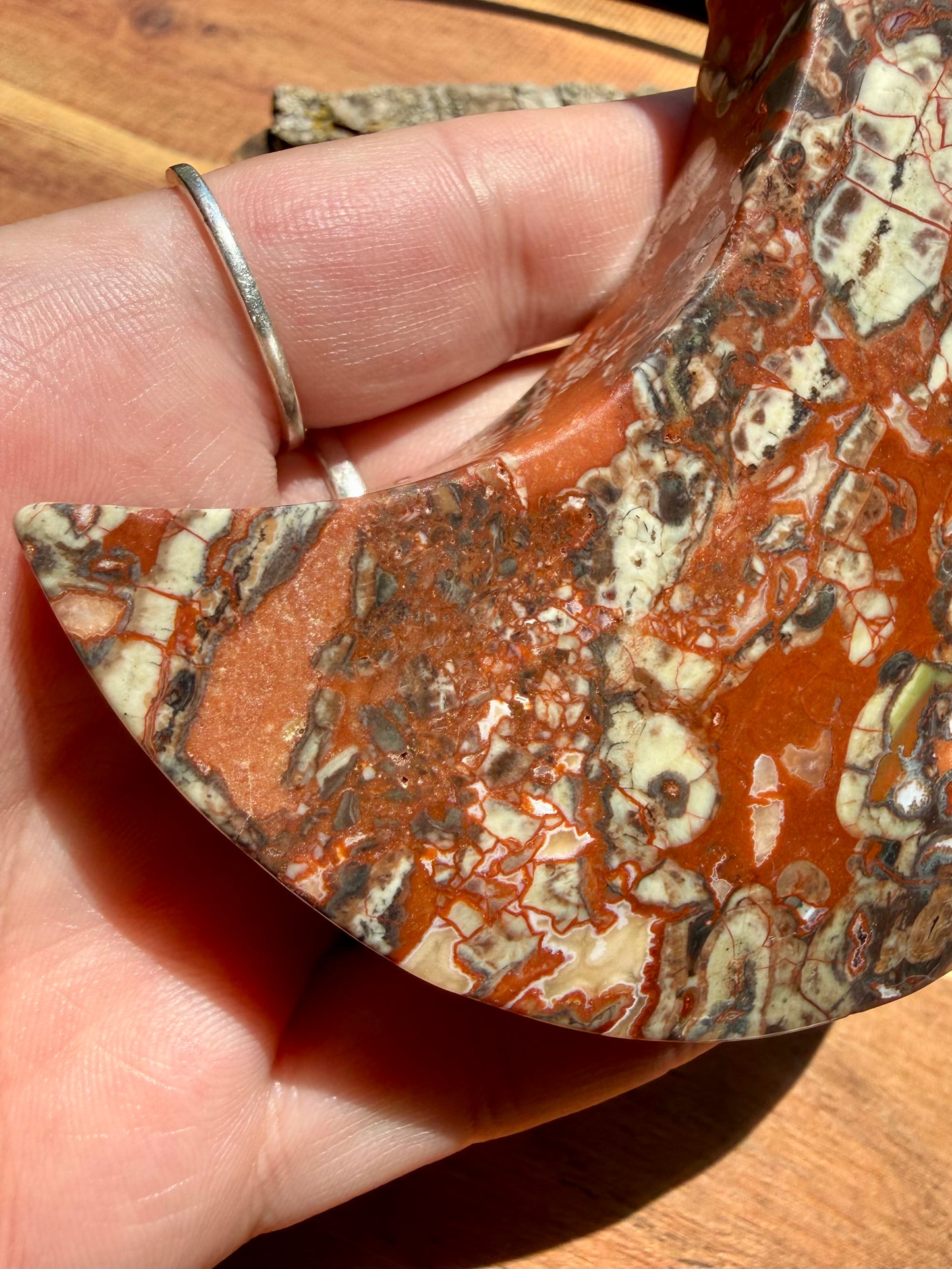 MONEY AGATE MOON WITH STAND