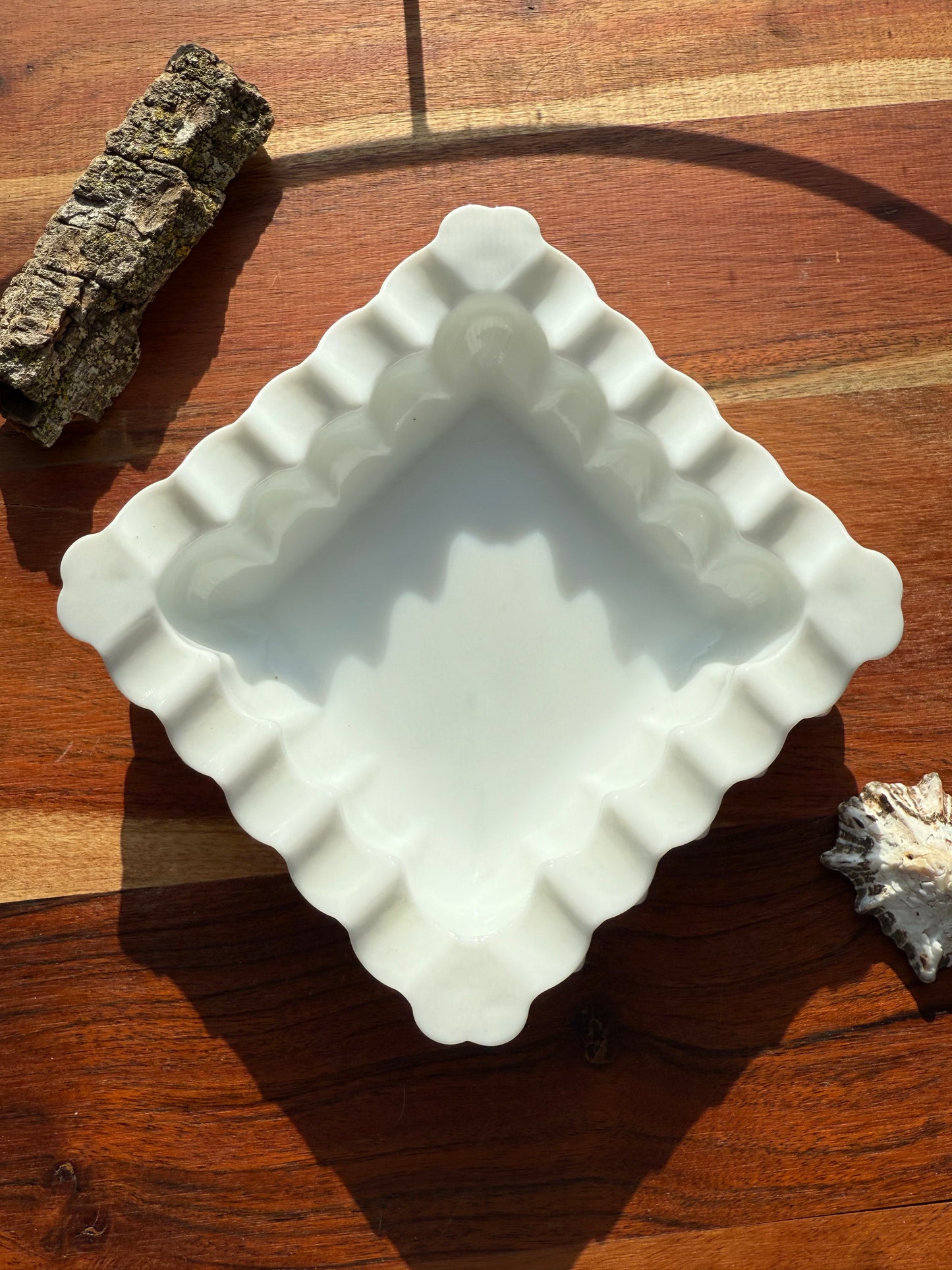 VINTAGE HOBNAIL MILK GLASS RUFFLED DISH