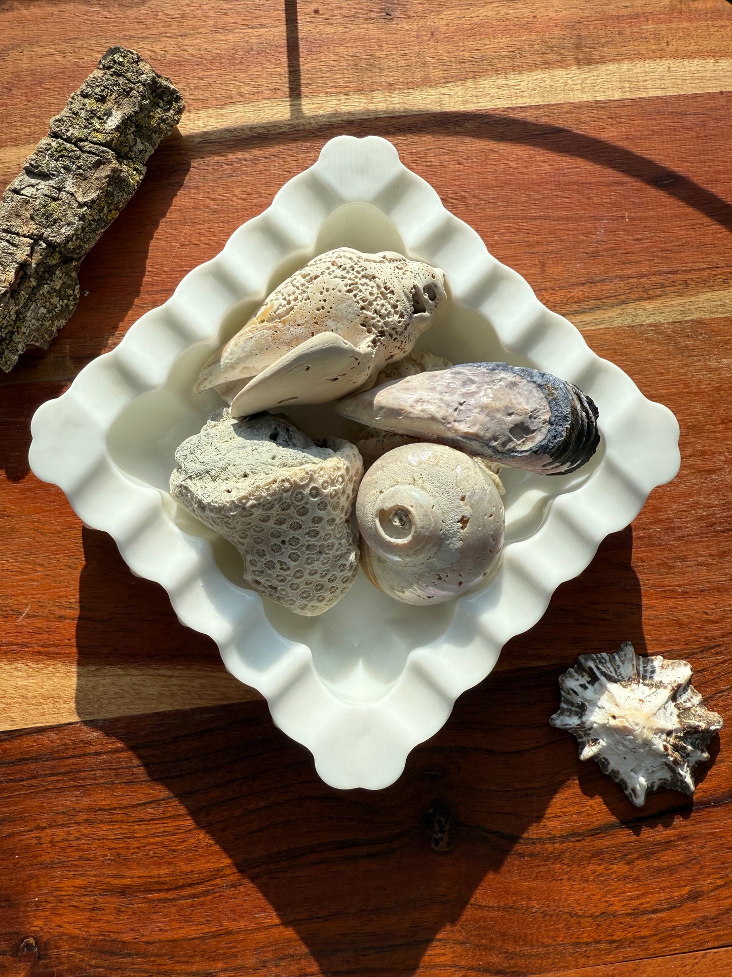 VINTAGE HOBNAIL MILK GLASS RUFFLED DISH