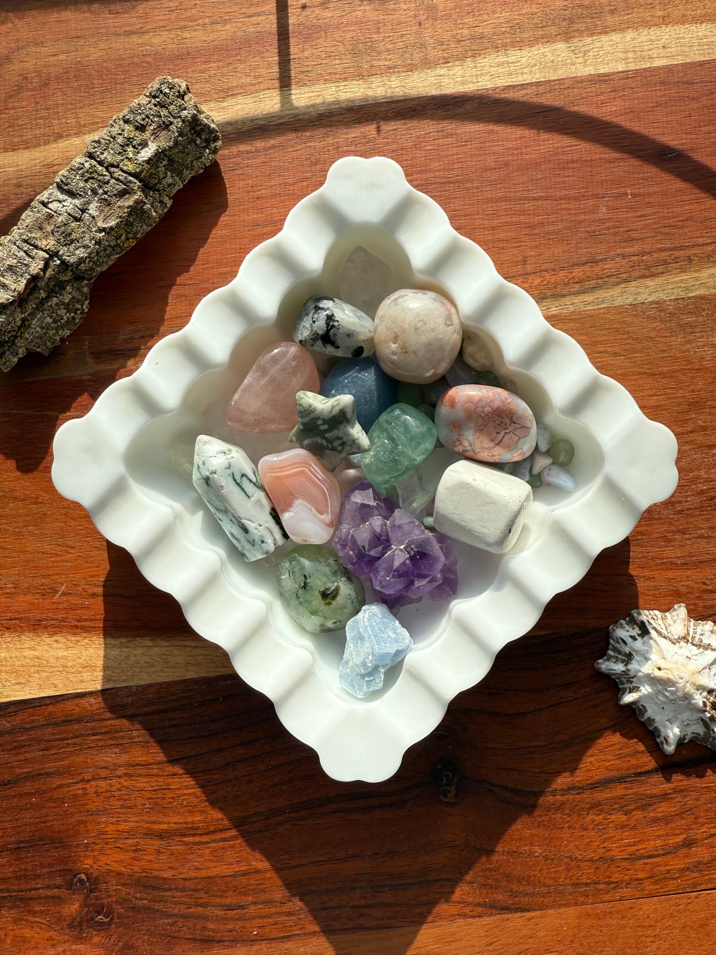 VINTAGE HOBNAIL MILK GLASS RUFFLED DISH