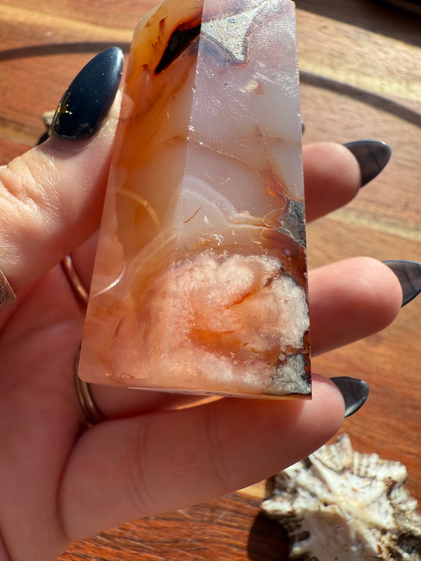 CARNELIAN FLOWER AGATE TOWER