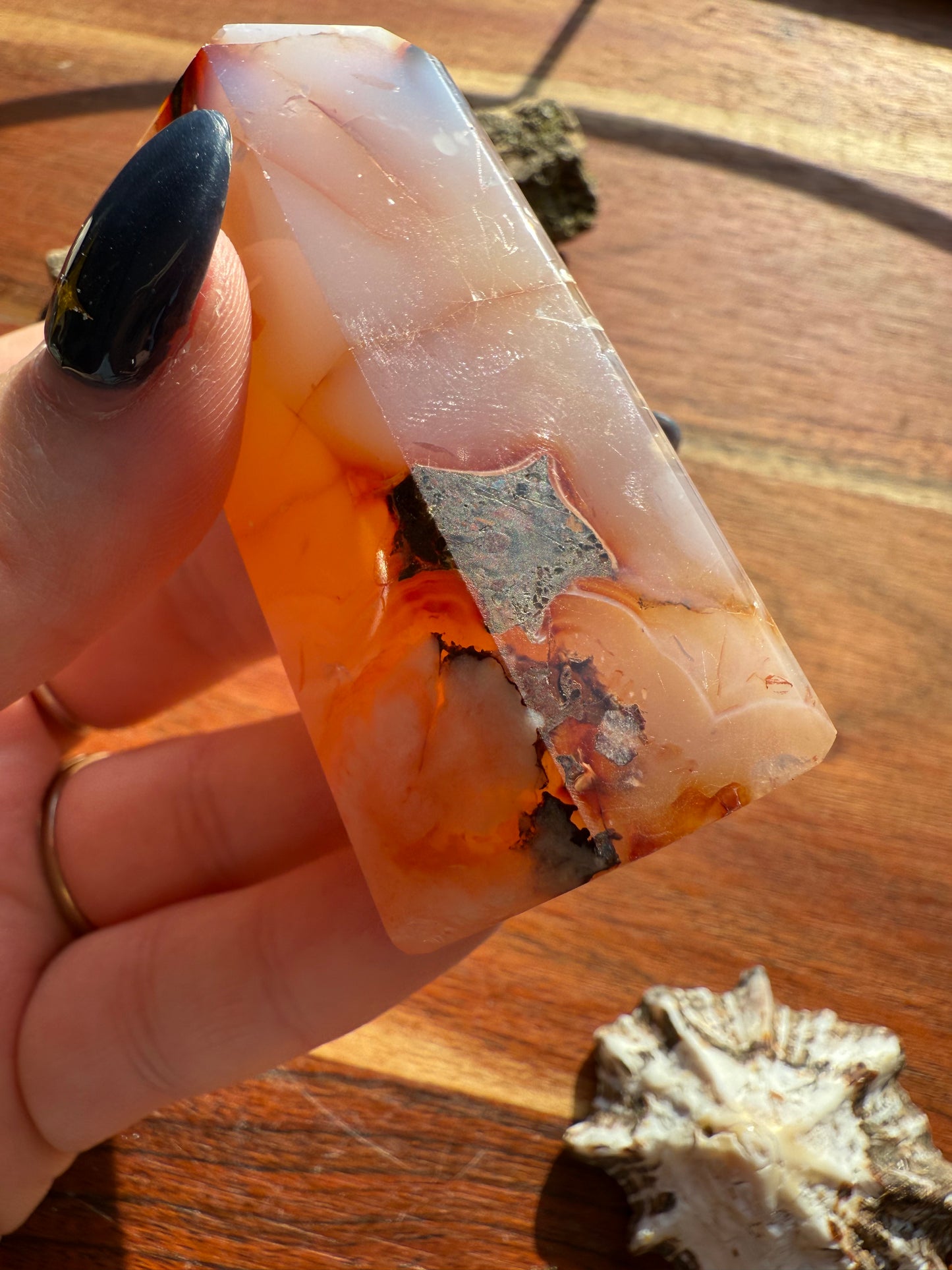 CARNELIAN FLOWER AGATE TOWER