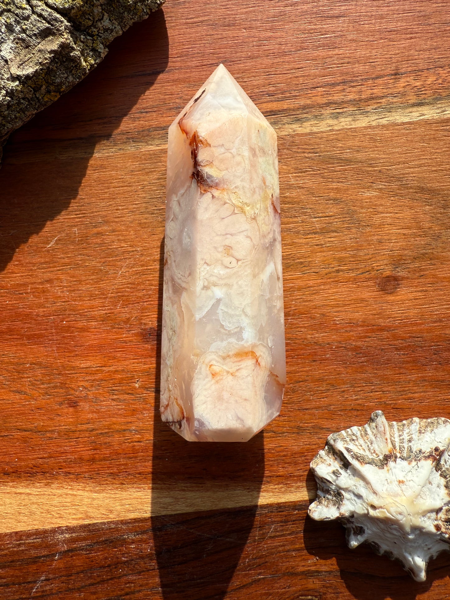 CARNELIAN FLOWER AGATE TOWER