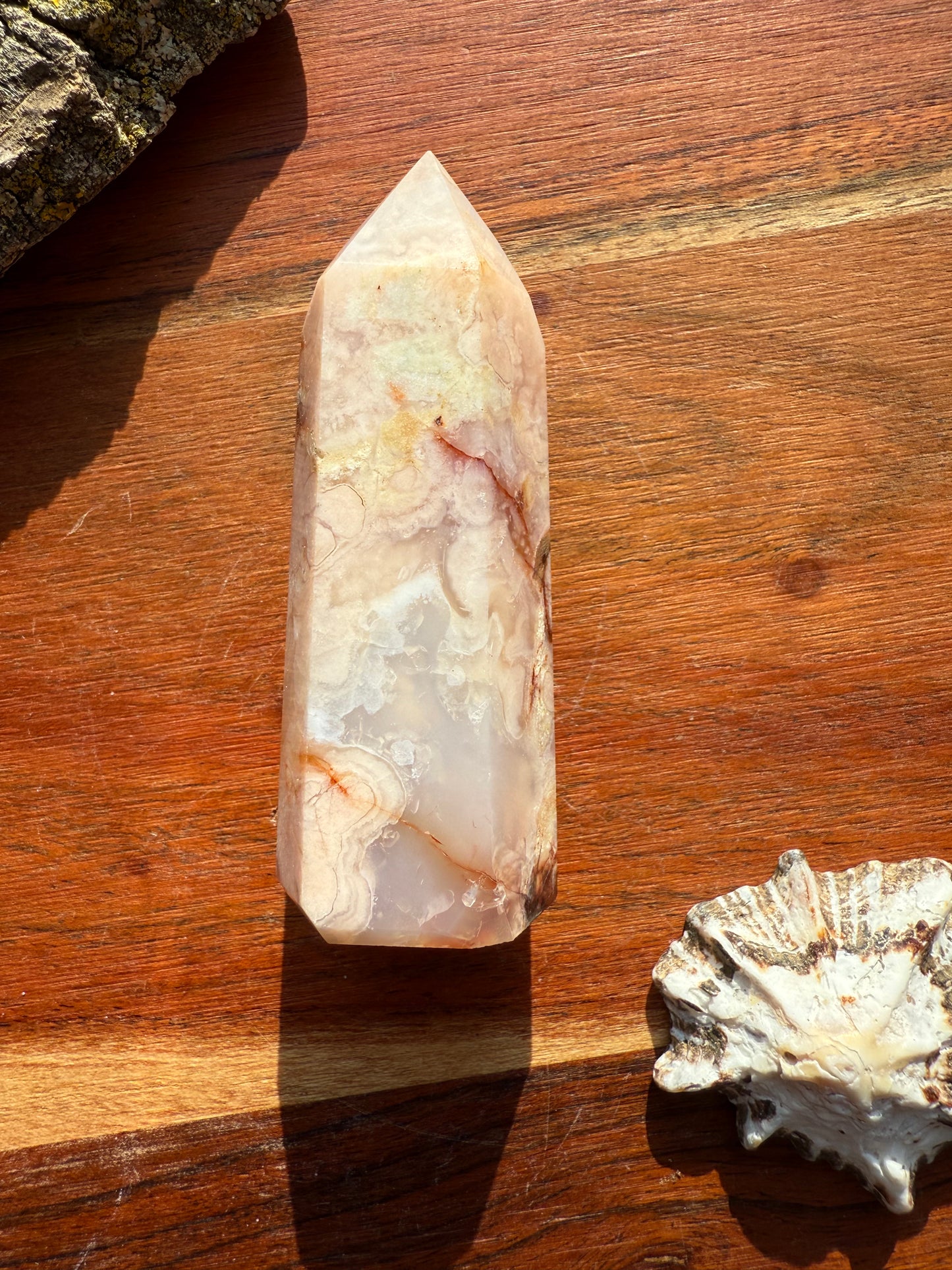 CARNELIAN FLOWER AGATE TOWER