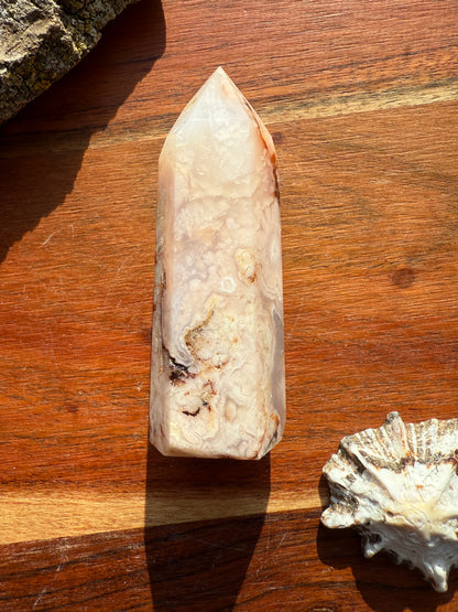 CARNELIAN FLOWER AGATE TOWER