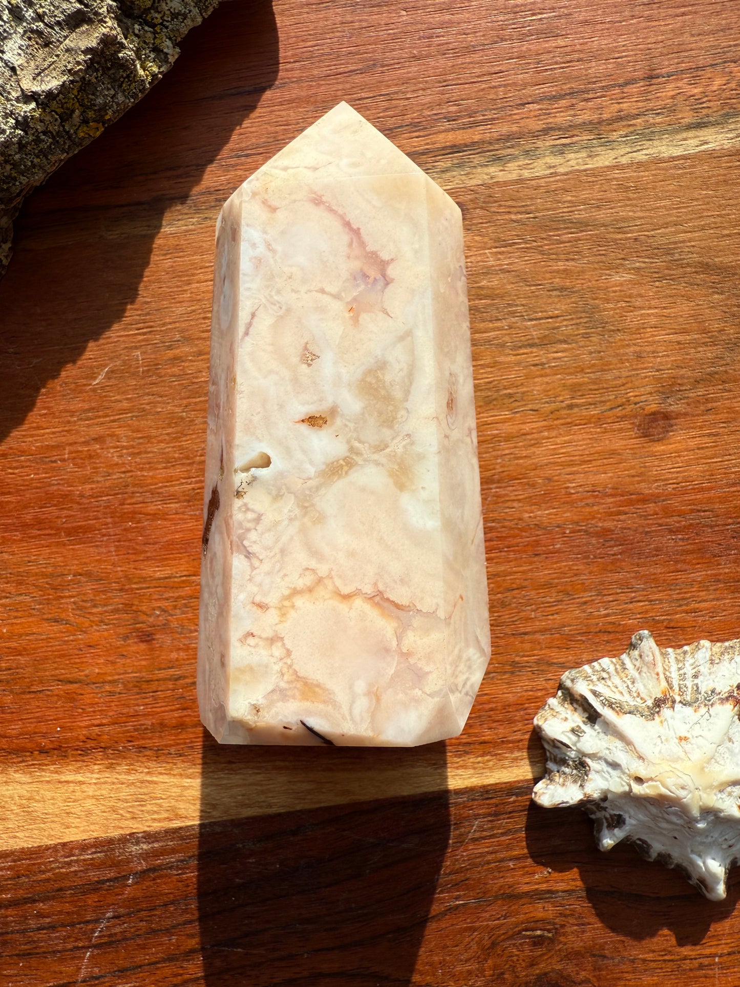 CARNELIAN FLOWER AGATE TOWER