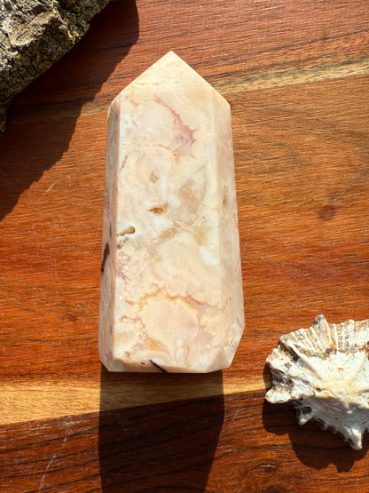 CARNELIAN FLOWER AGATE TOWER