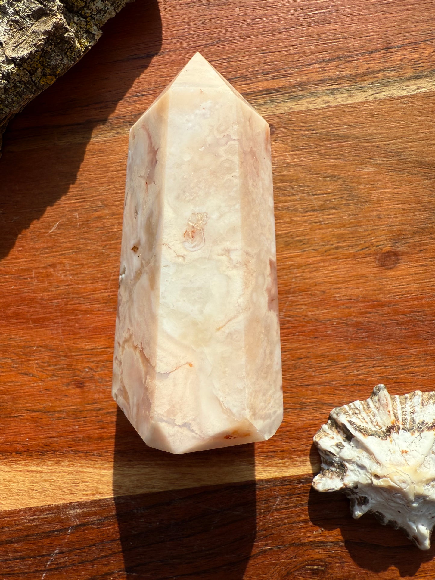 CARNELIAN FLOWER AGATE TOWER