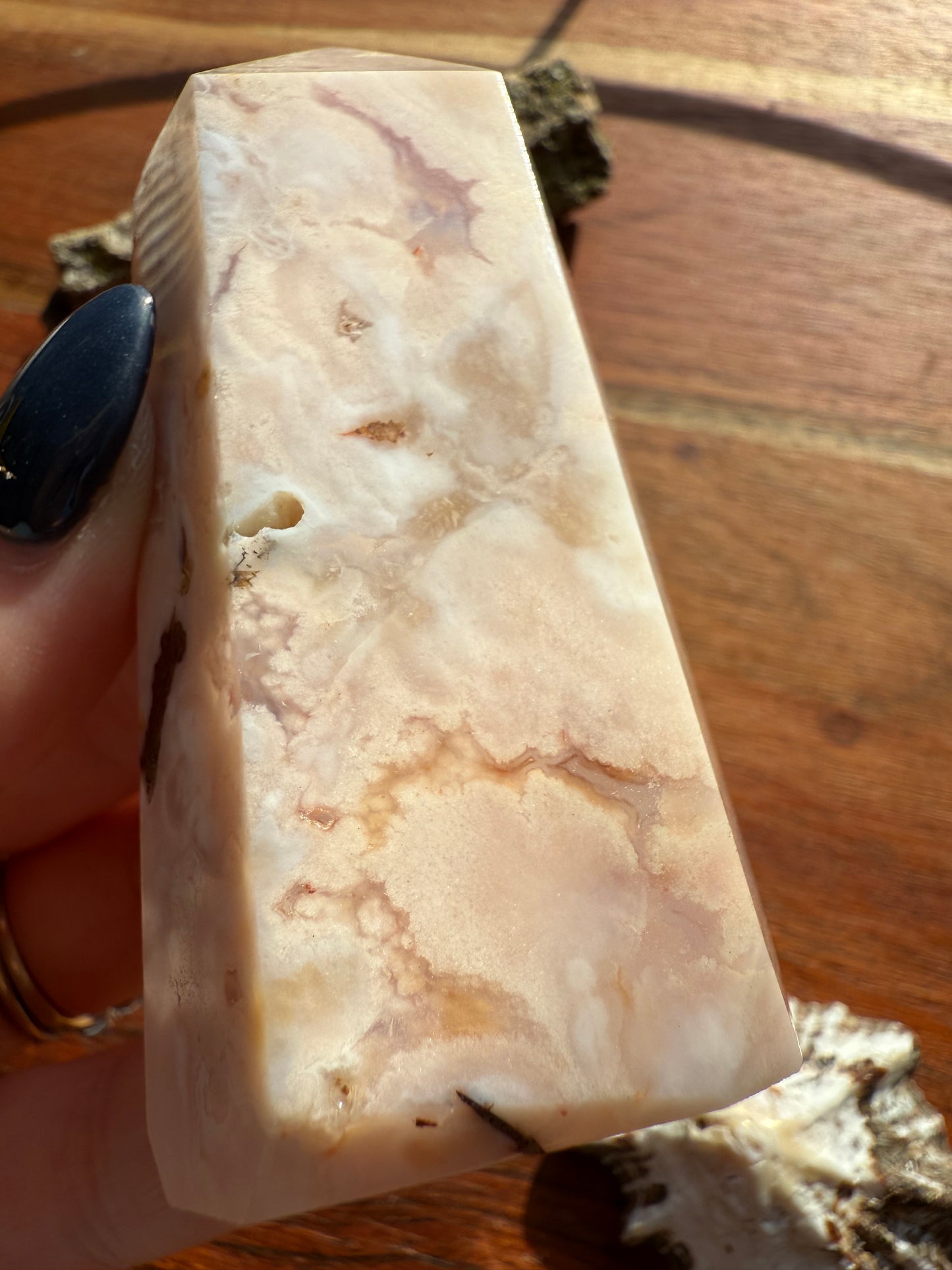 CARNELIAN FLOWER AGATE TOWER