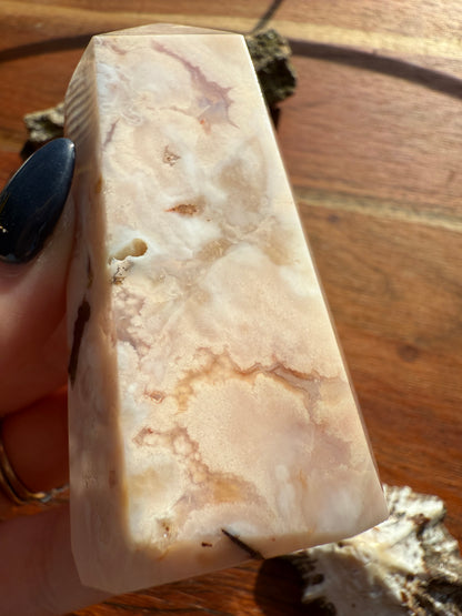 CARNELIAN FLOWER AGATE TOWER