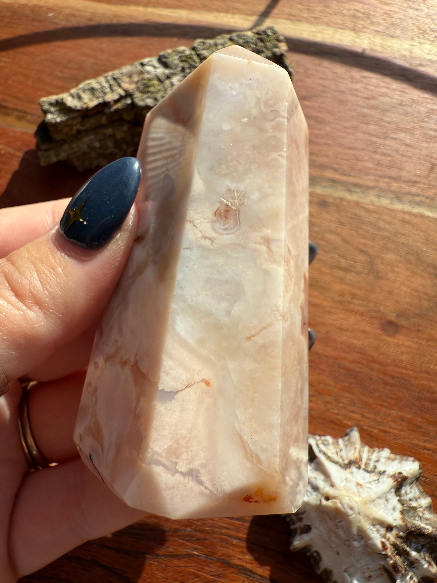 CARNELIAN FLOWER AGATE TOWER