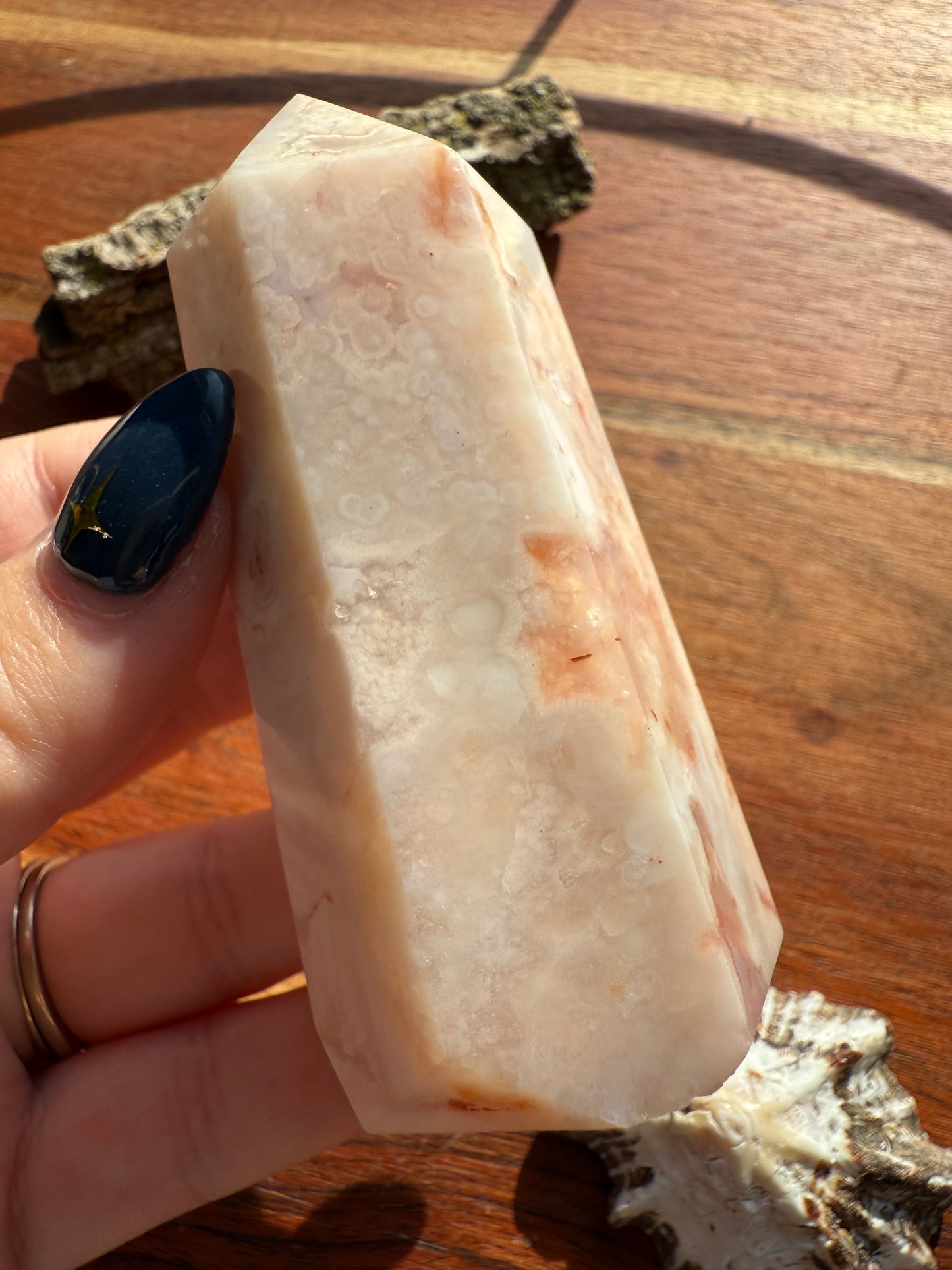 CARNELIAN FLOWER AGATE TOWER