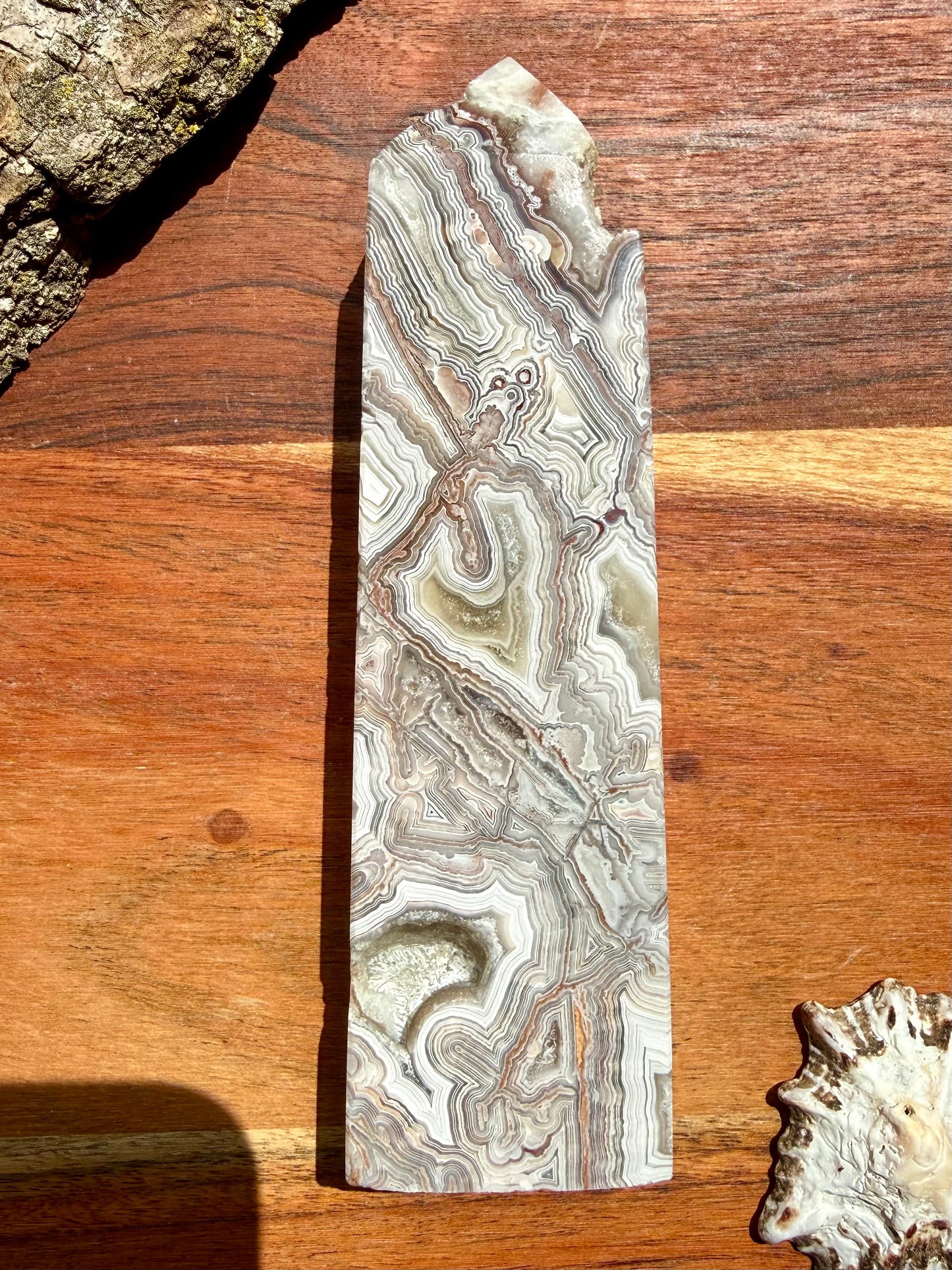 CRAZY LACE AGATE TOWER