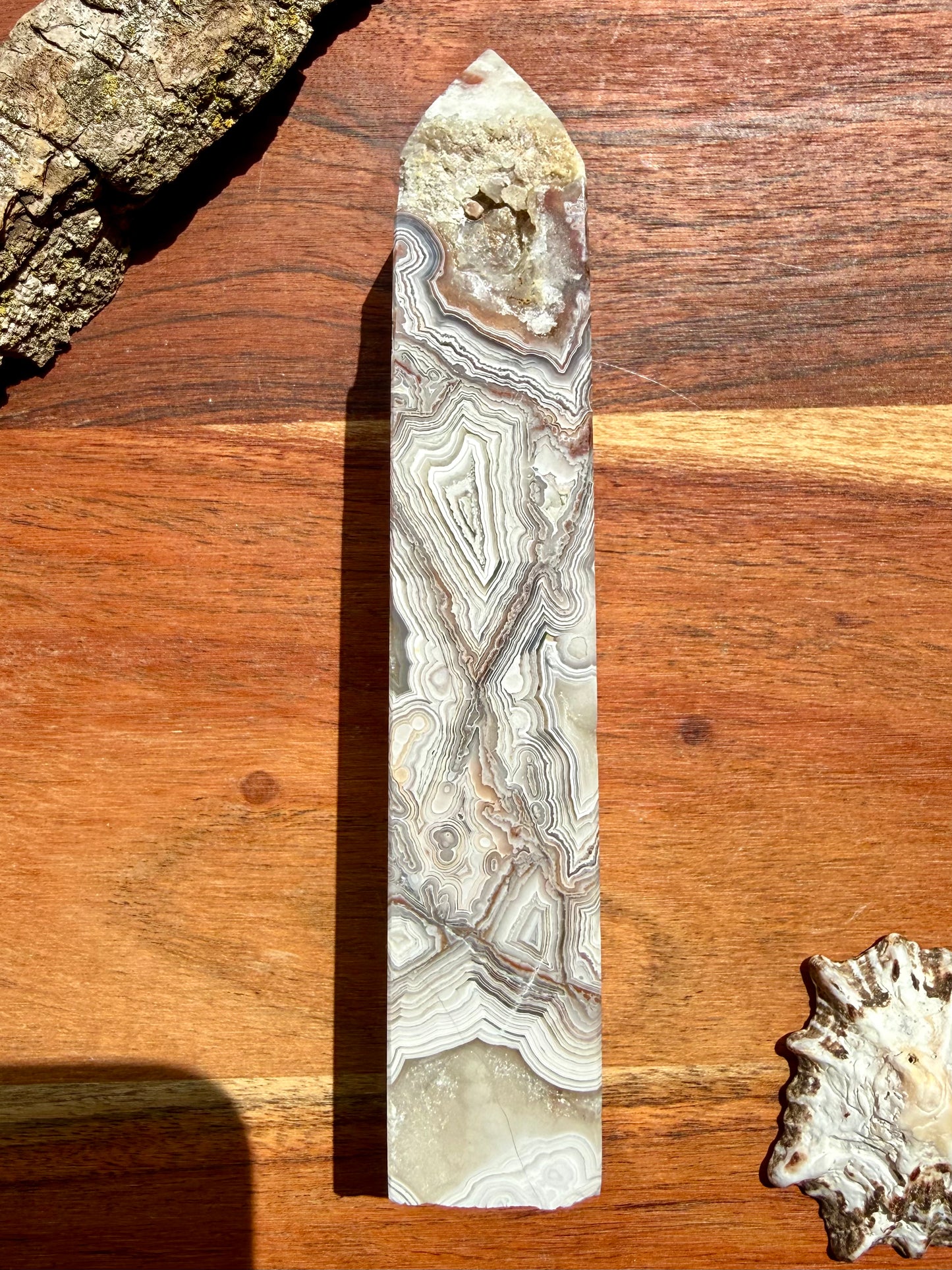 CRAZY LACE AGATE TOWER