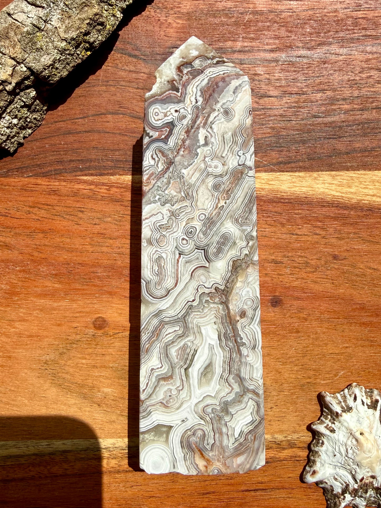 CRAZY LACE AGATE TOWER