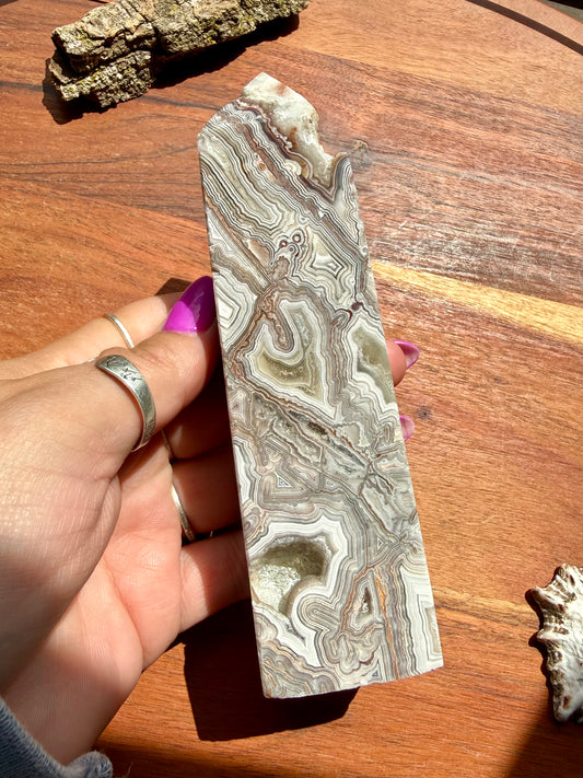 CRAZY LACE AGATE TOWER