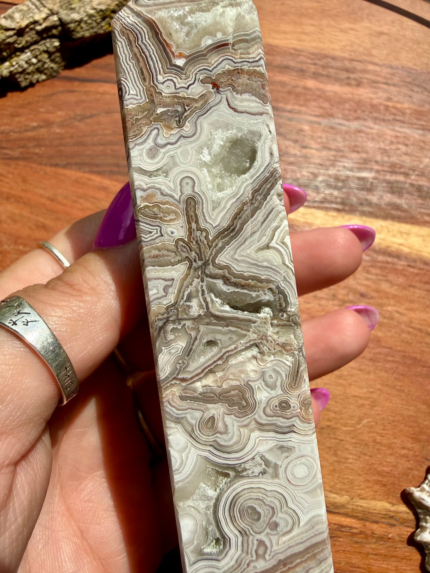 CRAZY LACE AGATE TOWER