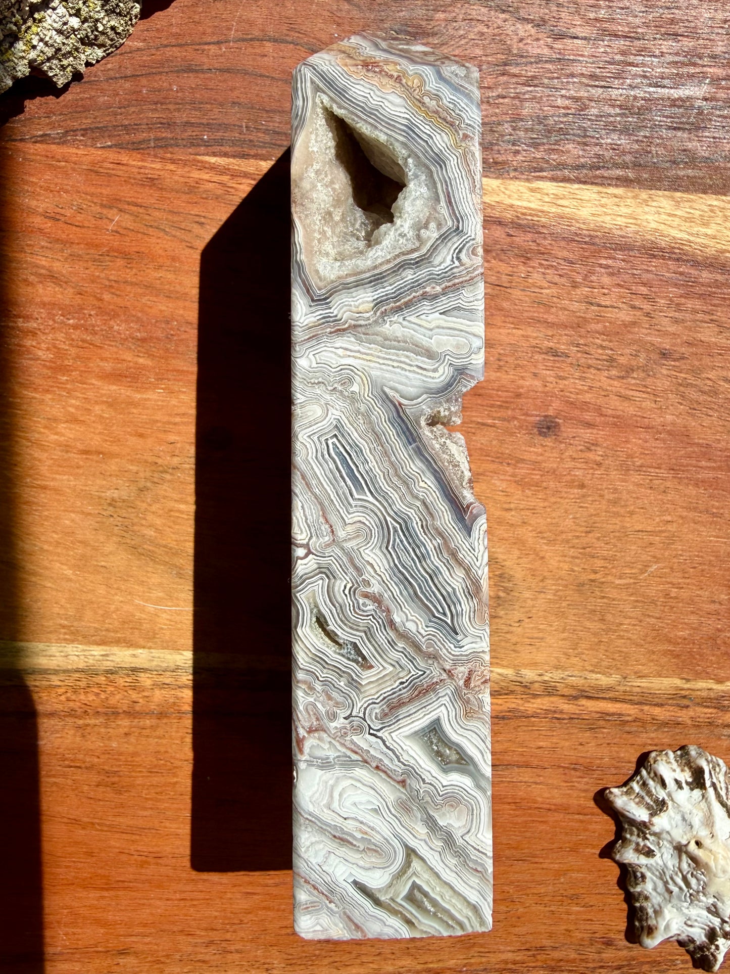 CRAZY LACE AGATE TOWER