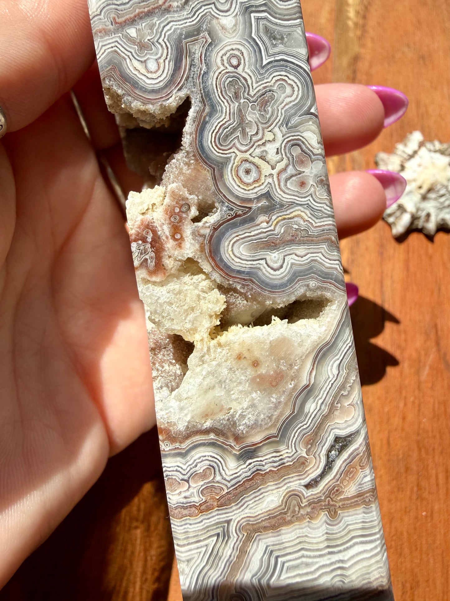 CRAZY LACE AGATE TOWER