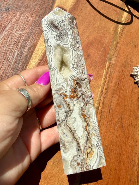 CRAZY LACE AGATE TOWER