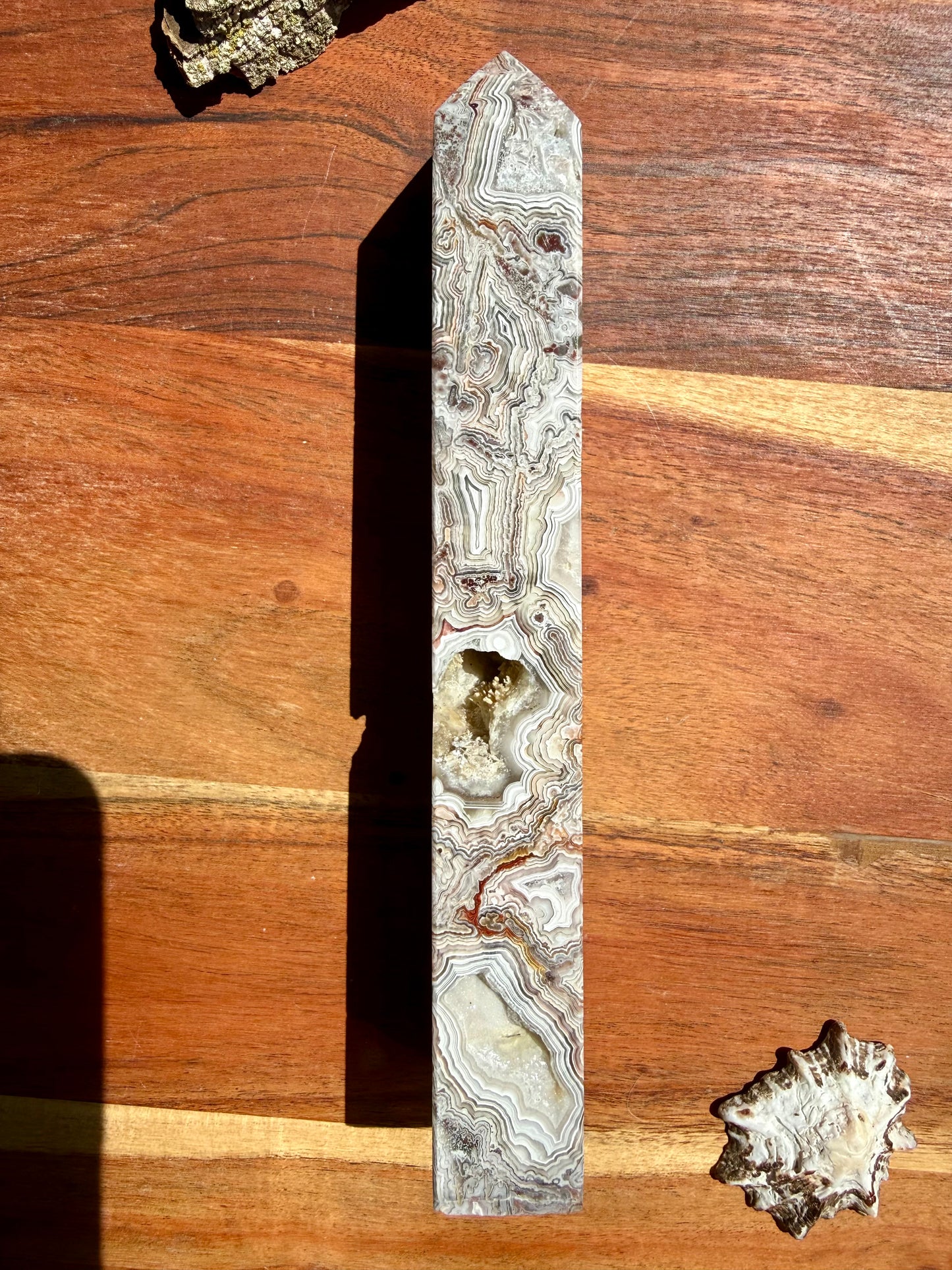 CRAZY LACE AGATE TOWER