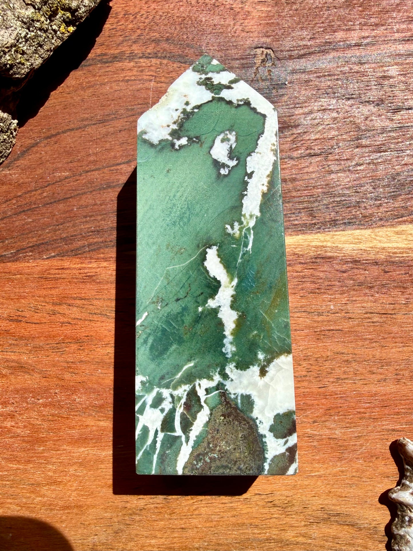 GREEN UNICORN JASPER TOWER