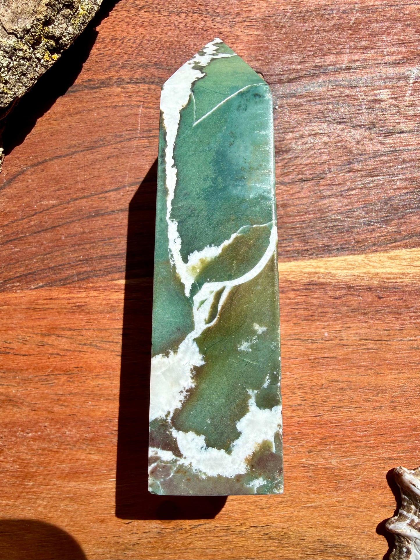 GREEN UNICORN JASPER TOWER