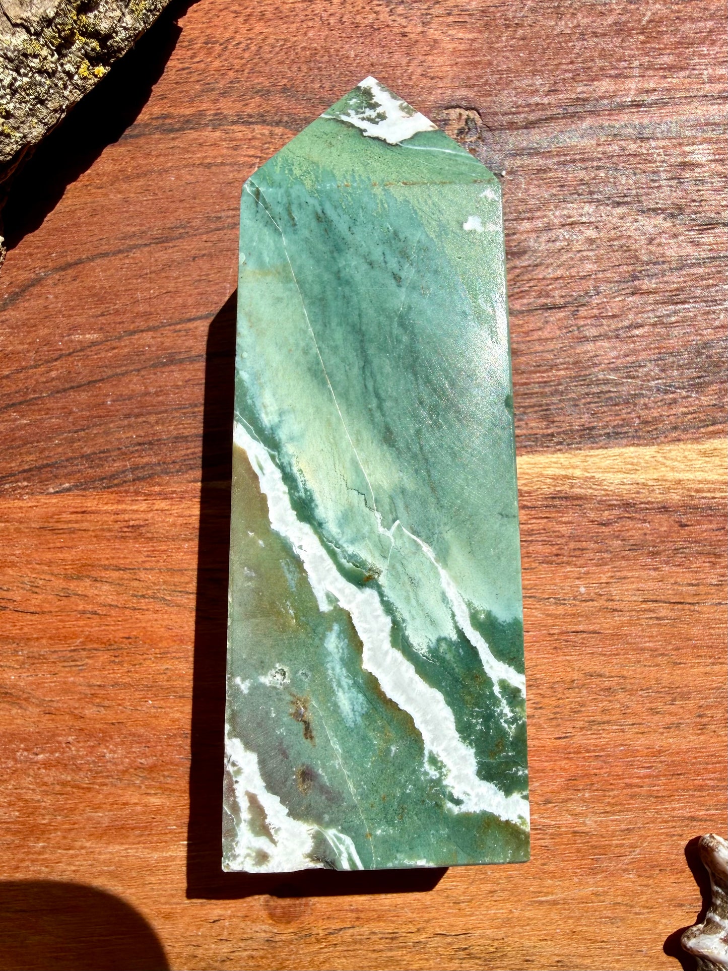 GREEN UNICORN JASPER TOWER