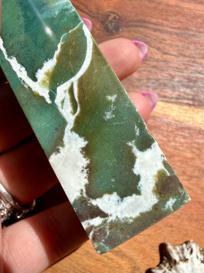 GREEN UNICORN JASPER TOWER
