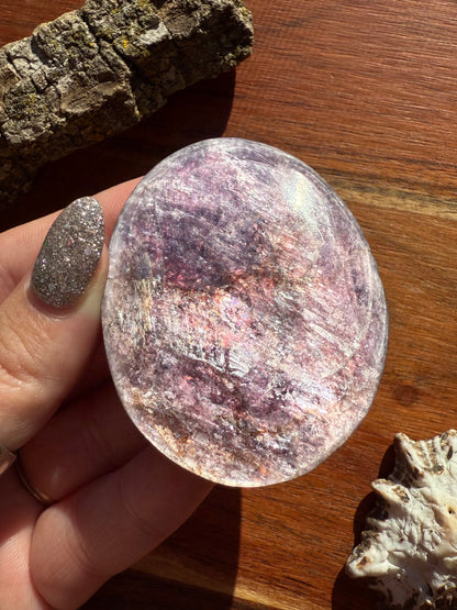 FLASHY LEPIDOLITE PALM STONE