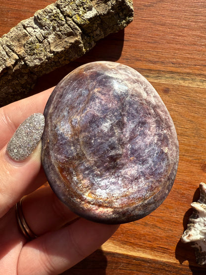 FLASHY LEPIDOLITE PALM STONE