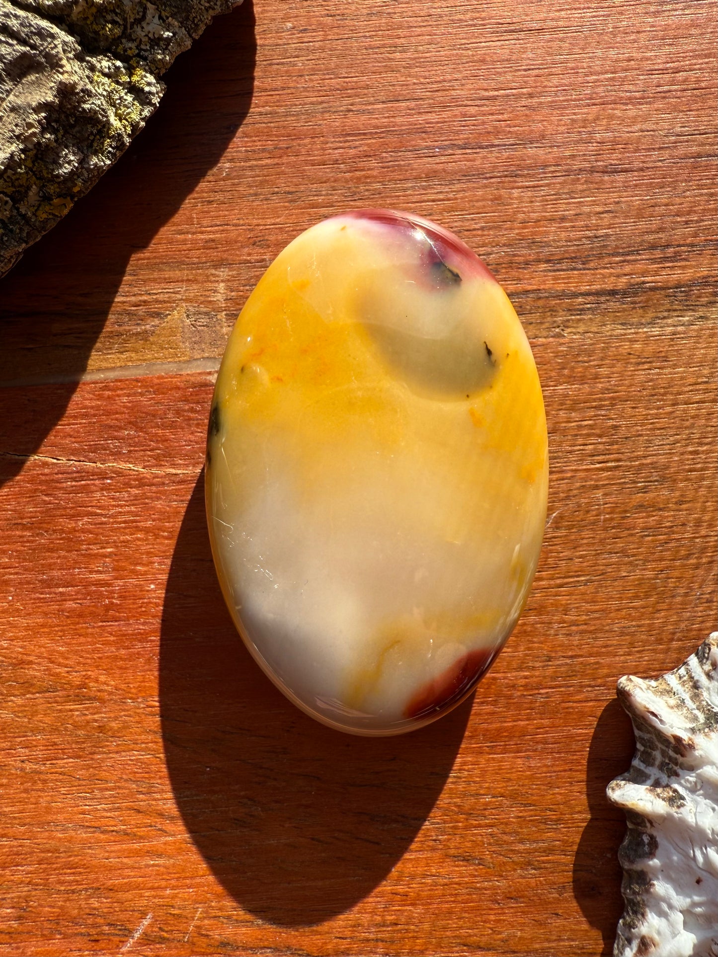 MOOKAITE PALM STONE