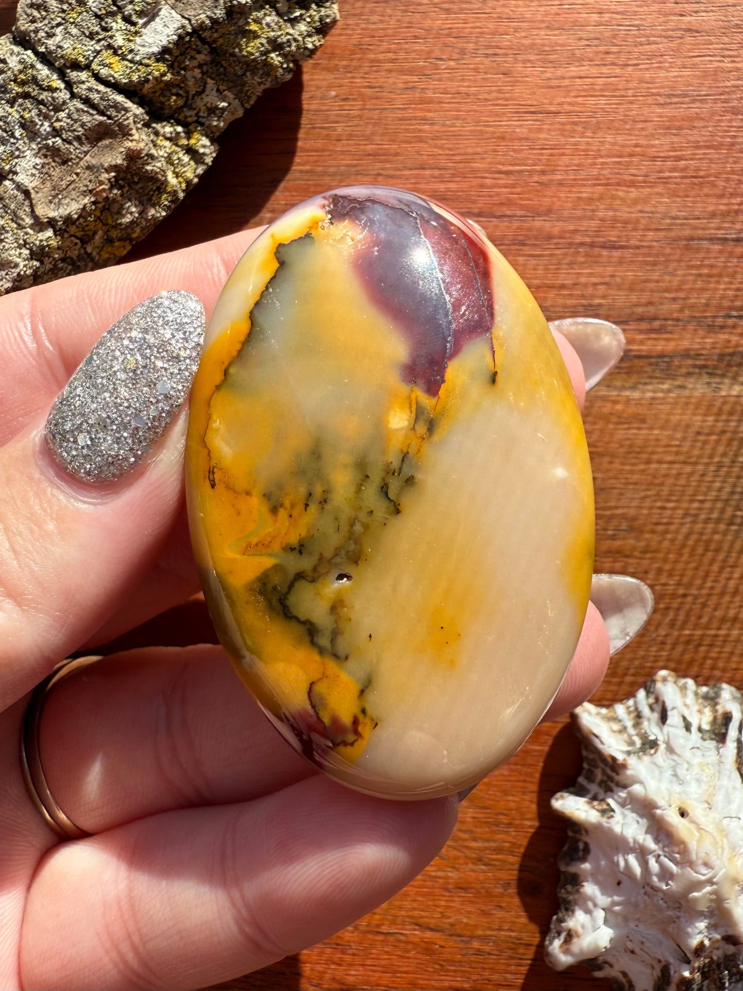 MOOKAITE PALM STONE
