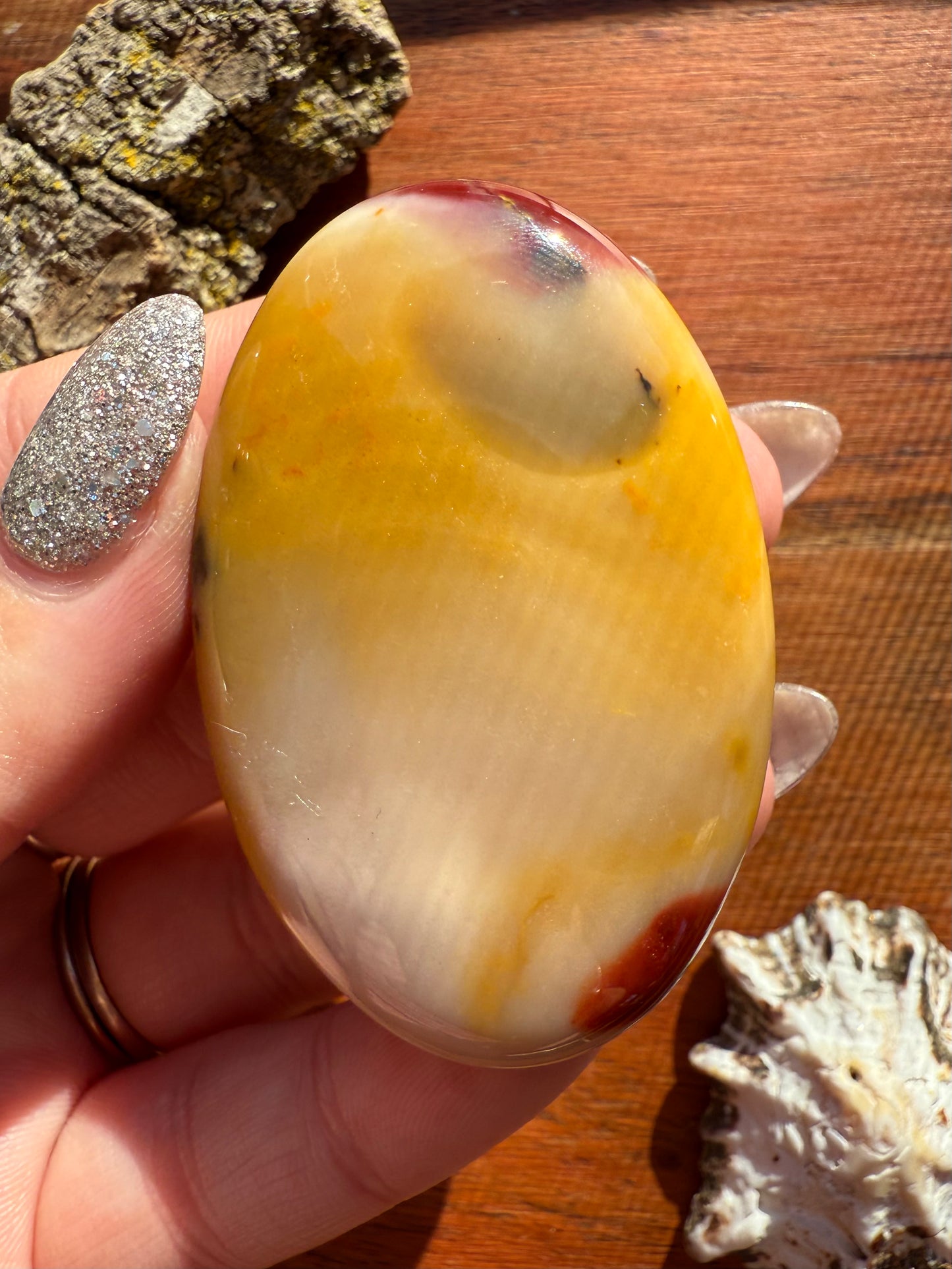 MOOKAITE PALM STONE