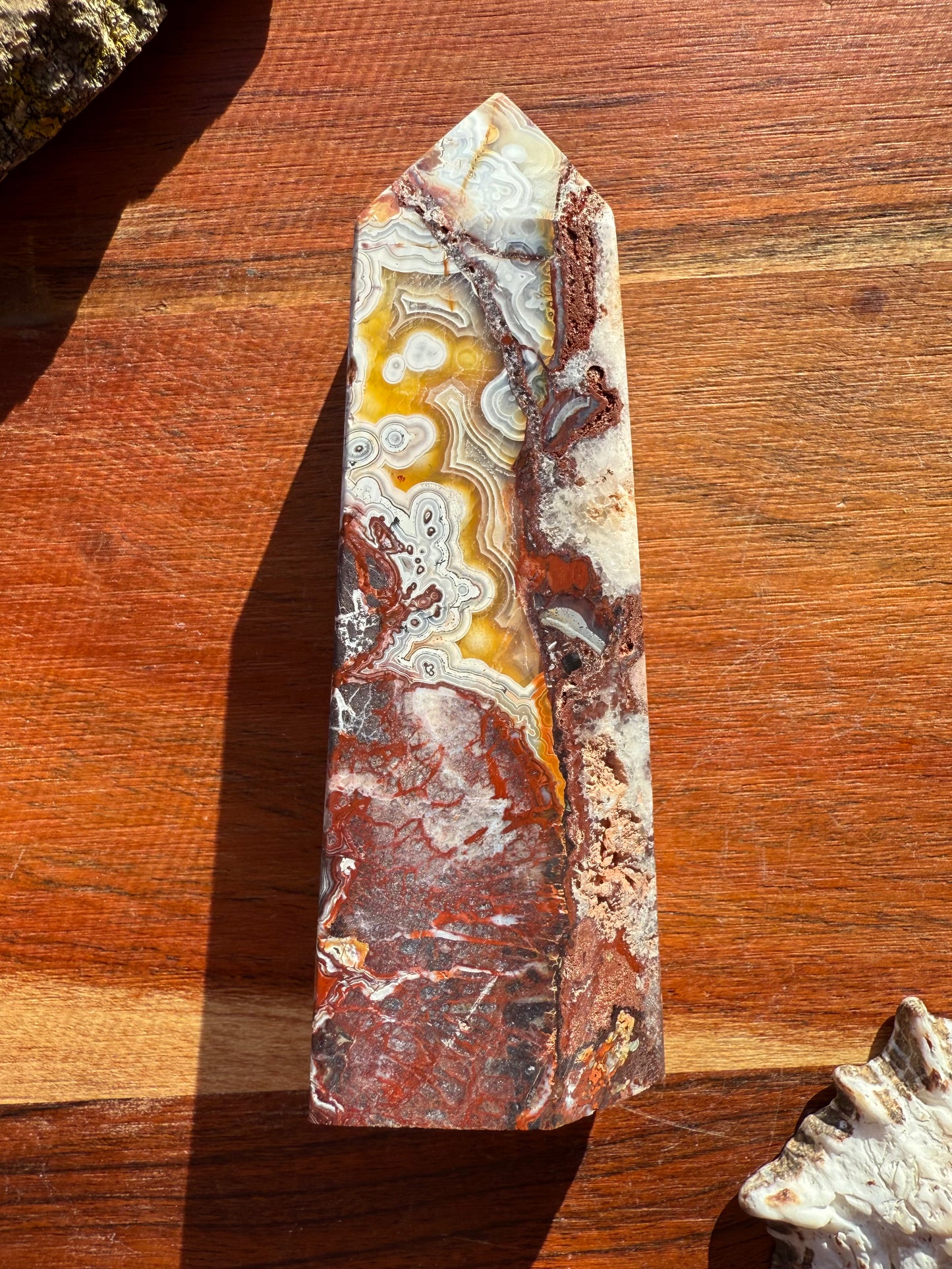 CRAZY LACE AGATE TOWER