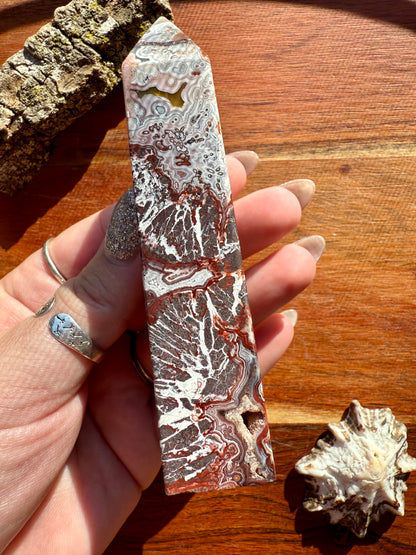CRAZY LACE AGATE TOWER
