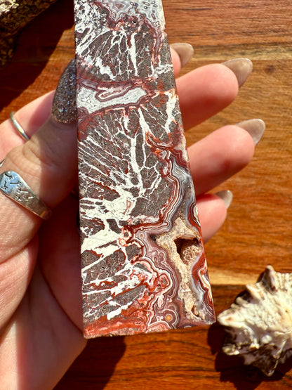 CRAZY LACE AGATE TOWER