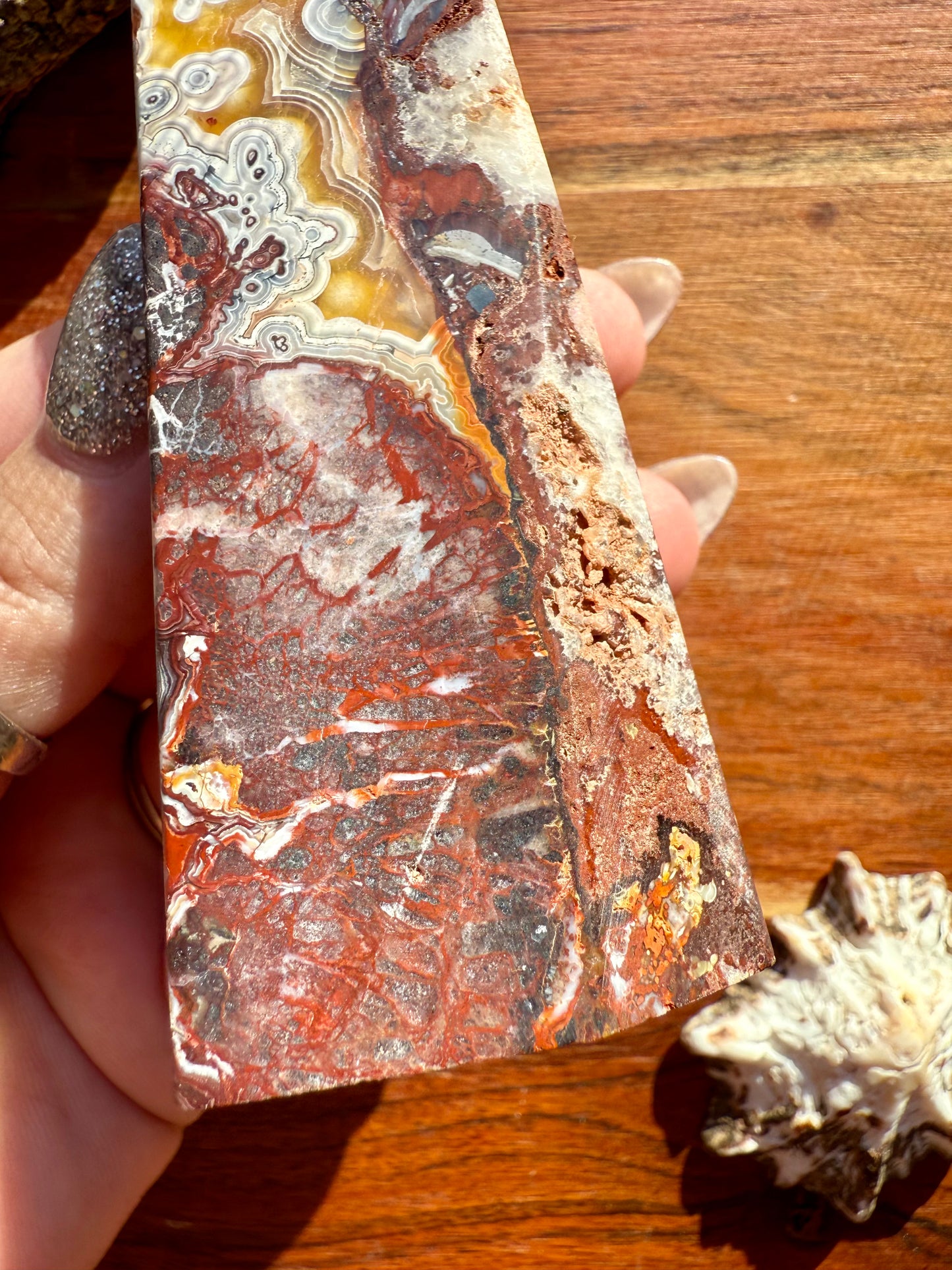 CRAZY LACE AGATE TOWER