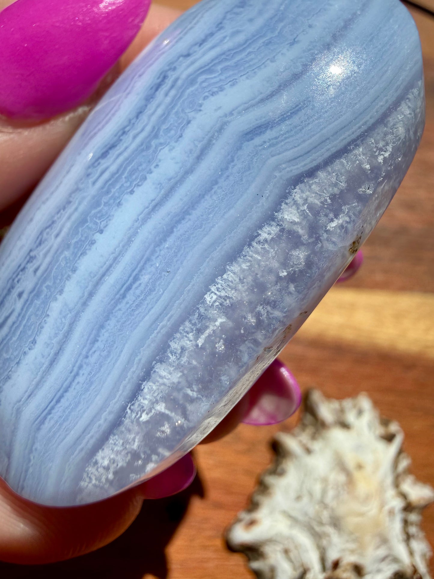 BLUE LACE AGATE PALM STONE