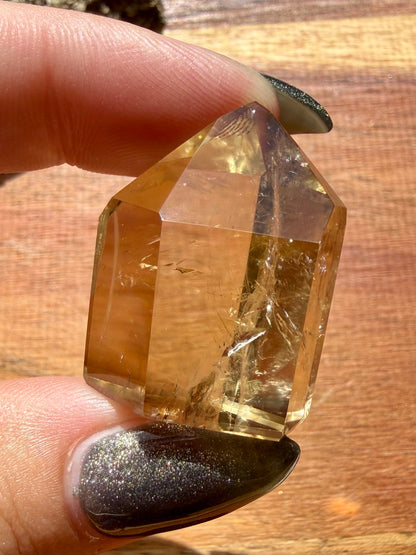 HIGH QUALITY GENUINE CITRINE POINT