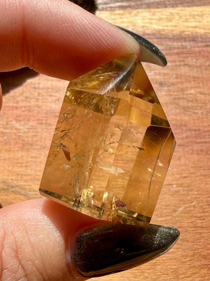 HIGH QUALITY GENUINE CITRINE POINT