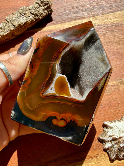 BRAZILIAN AGATE TOWER